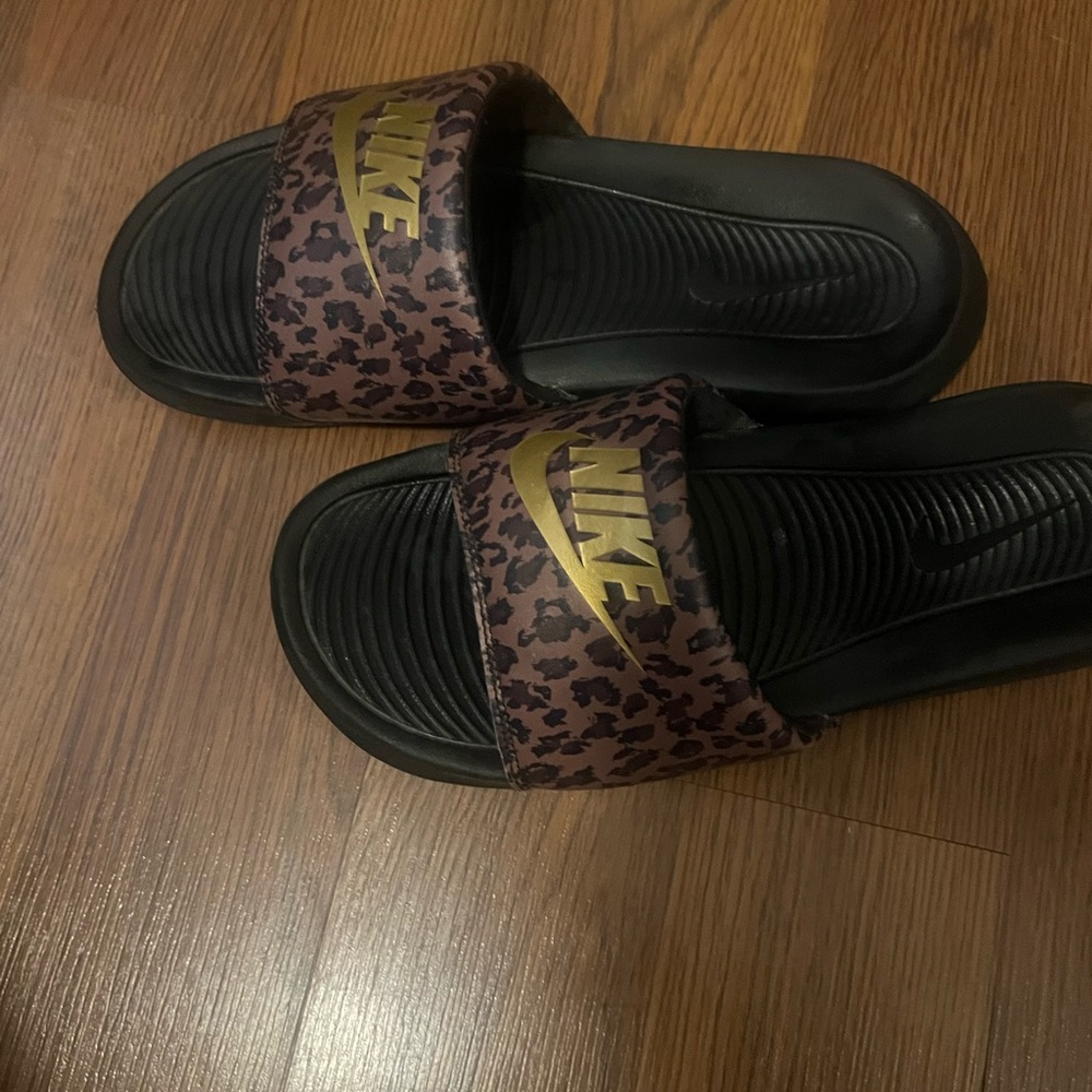 Nike leopard slides - Picture 3 of 3